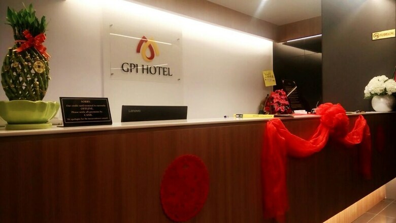 Hotel Golden Peak Inn