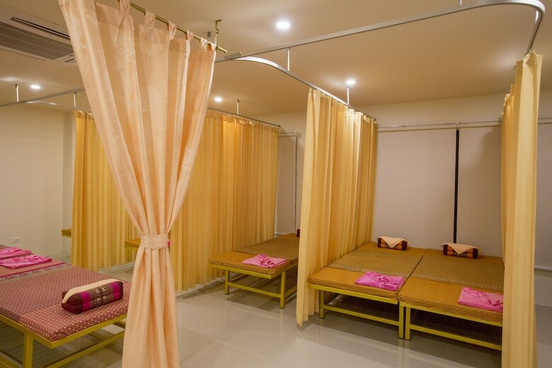 Hotel Airport Resort & Spa