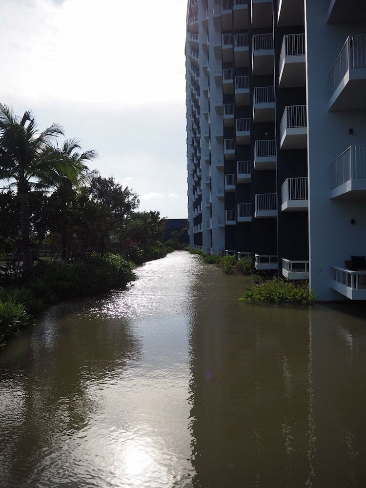 Baan Thew Talay Blue Sapphire