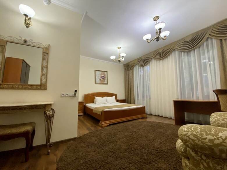 Boomerang Business Hotel
