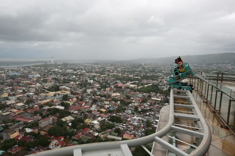 Crown Regency Hotel And Towers Cebu