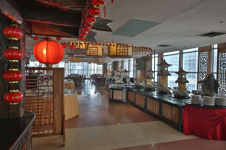 Crown Regency Hotel And Towers Cebu