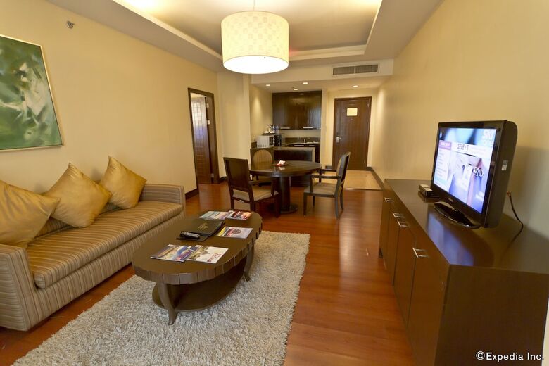 Crown Regency Hotel And Towers Cebu