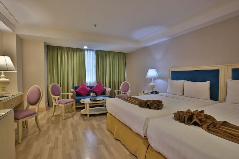 Crown Regency Hotel And Towers Cebu