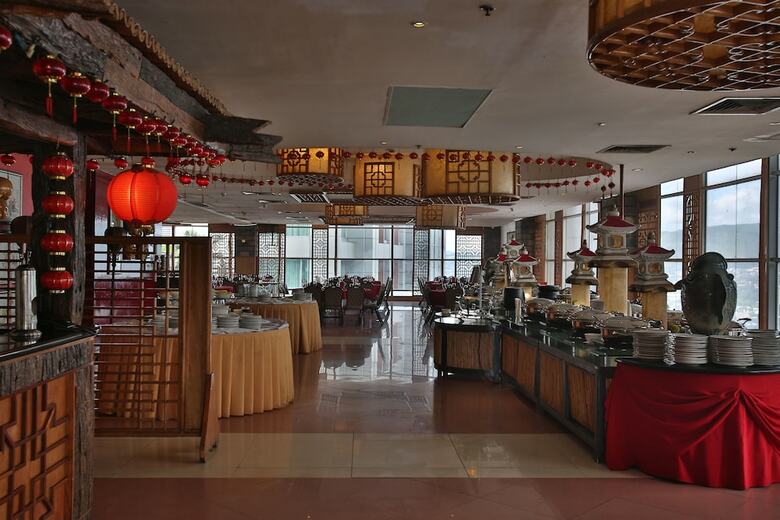 Crown Regency Hotel And Towers Cebu