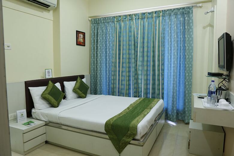 Hotel Seven Serviced Apartment Bandra