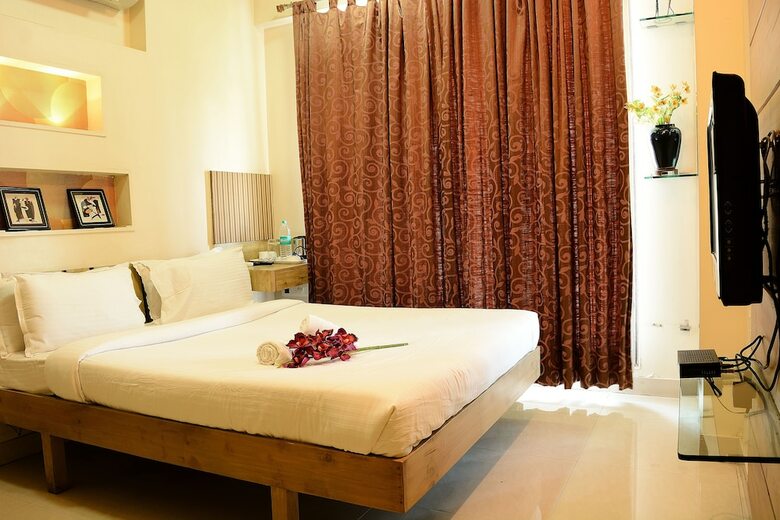 Hotel Seven Serviced Apartment Bandra