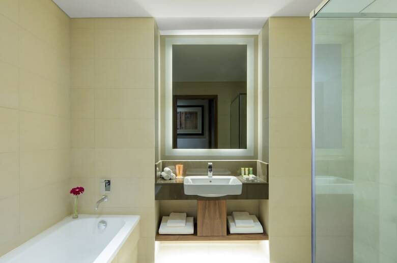 Hotel Crowne Plaza Muscat Ocec