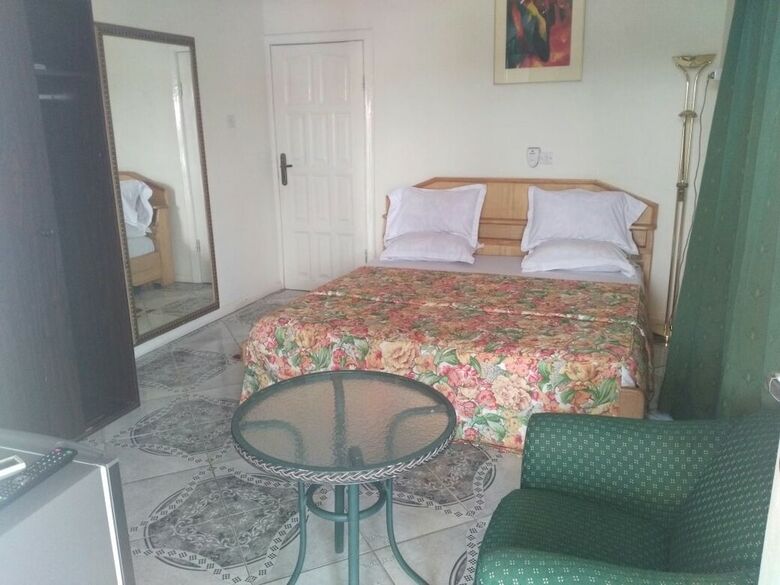 Hotel Royal Triangle Guest House