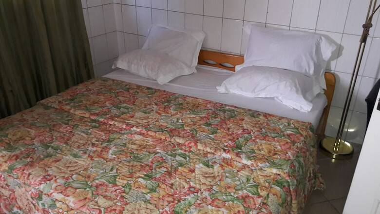 Hotel Royal Triangle Guest House