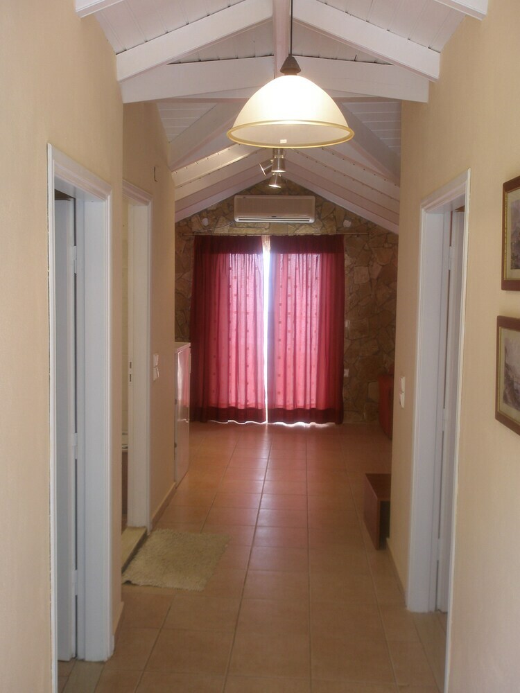 Oceanis Rooms Apartments