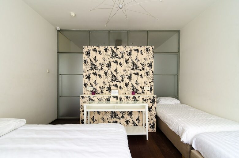 Marnix Apartments