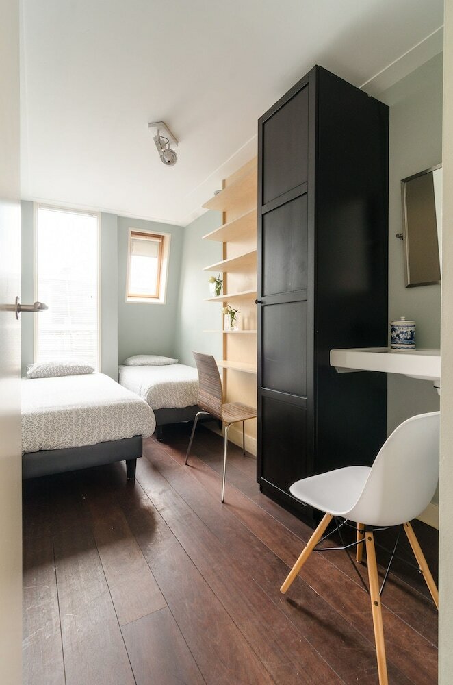 Marnix Apartments