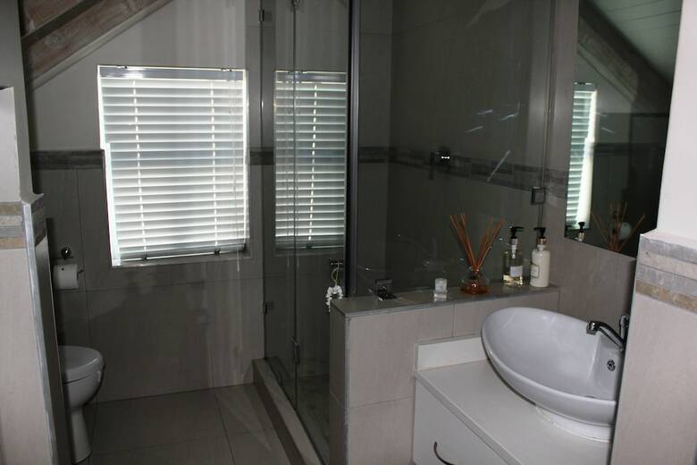 6 Sea Diamond Self Catering