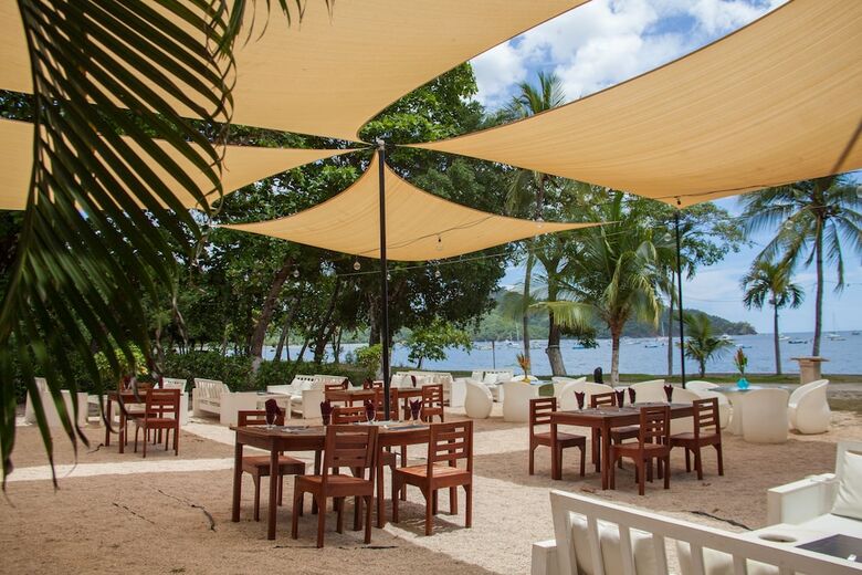 Caf� De Playa Beach Front Hotel