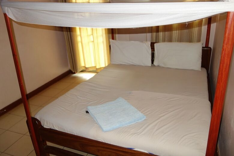 Satellite Hotel