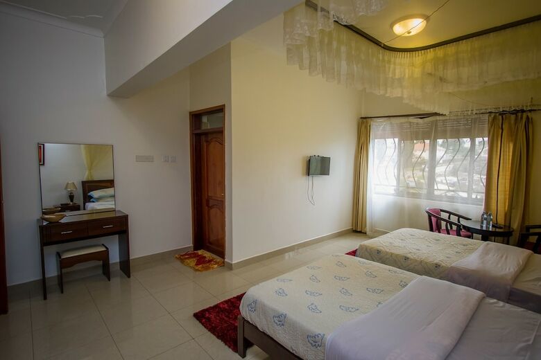 Reinah Tourist Hotel