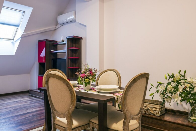 Galeria Italiana Apartments