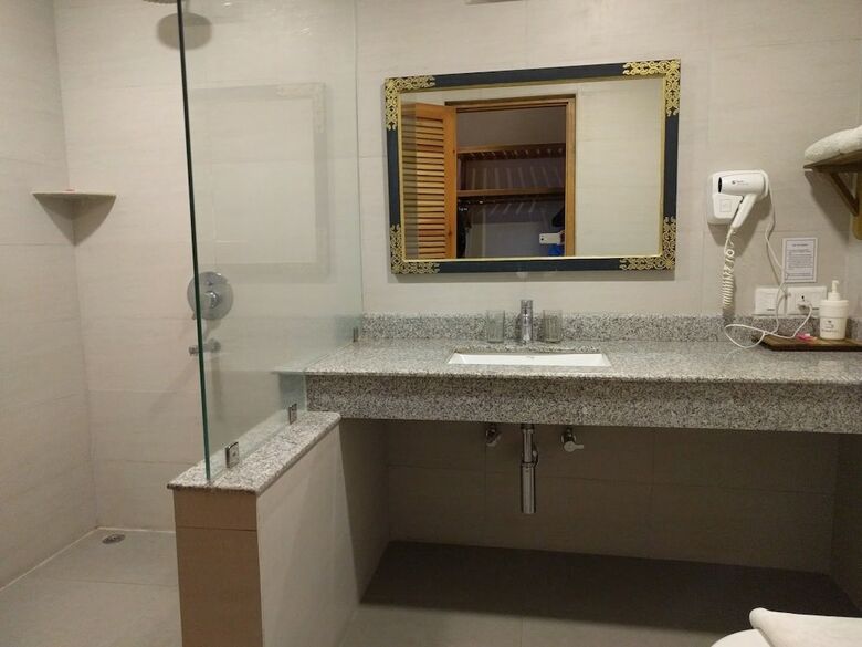 Hotel Damchen Resort