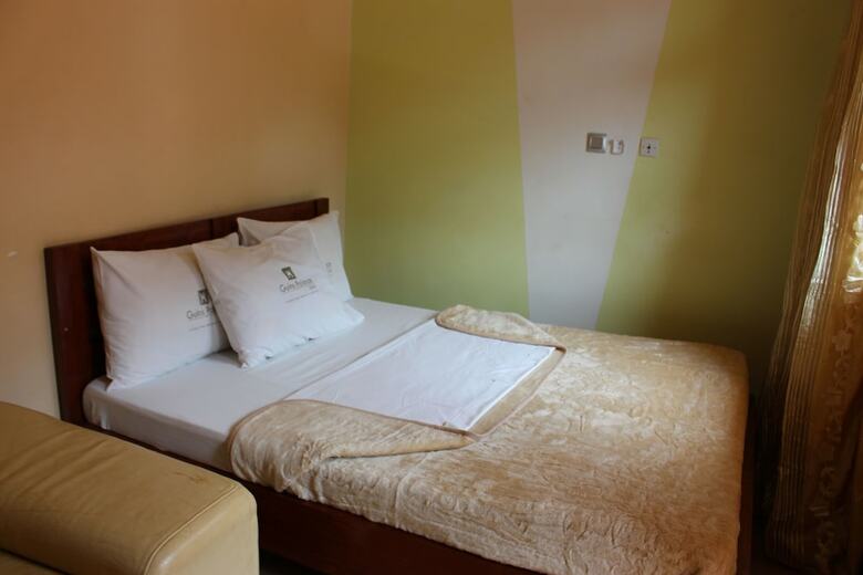 Hotel Guins Palace