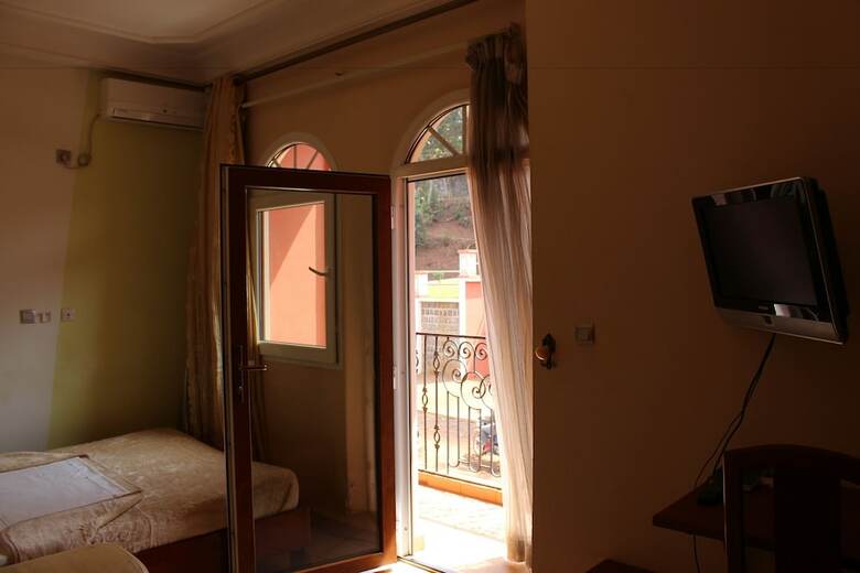 Hotel Guins Palace