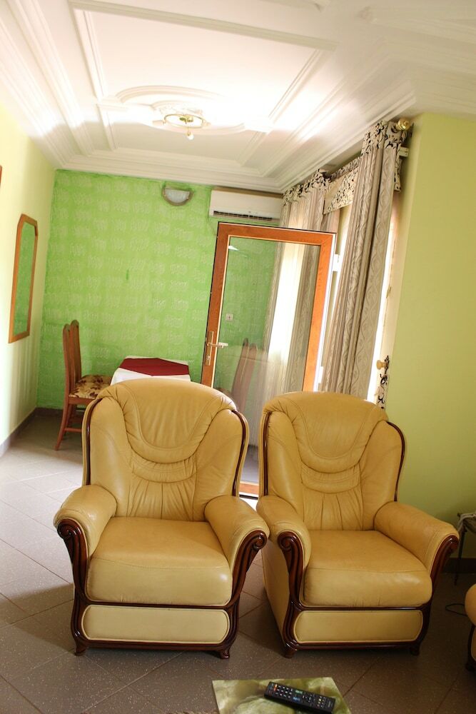 Hotel Guins Palace