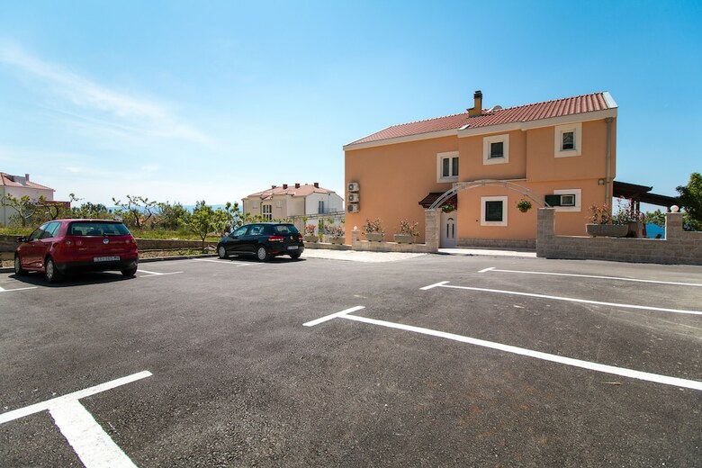 Apartments Rakuljic