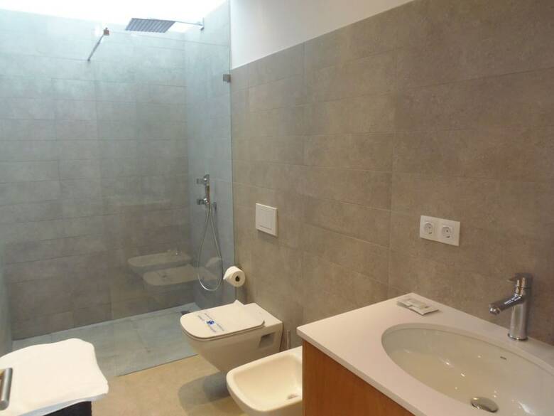 Villa 6 People, Heated Pool, Seafront, Great Location