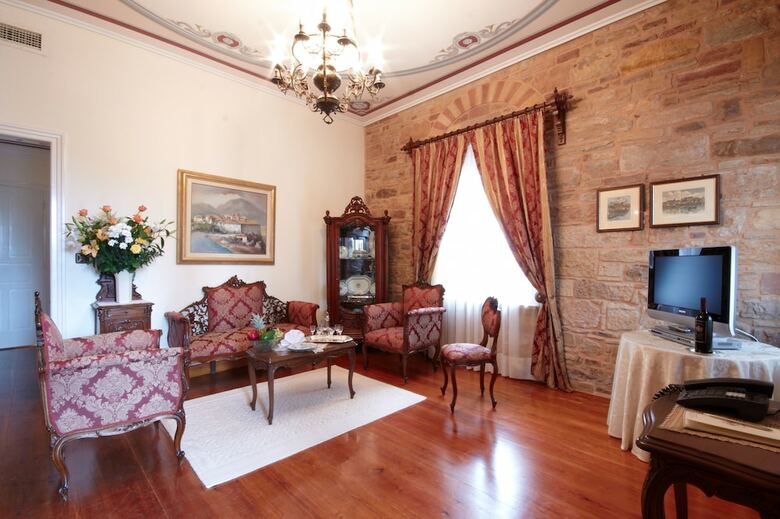 Hotel Argentikon Luxury Suites