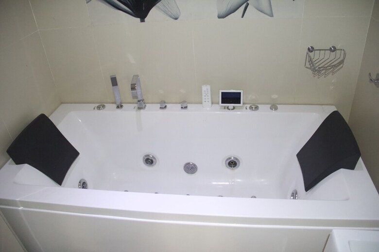 Hotel H210