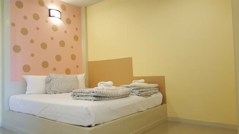 Hotel Juntima Place At Amphawa