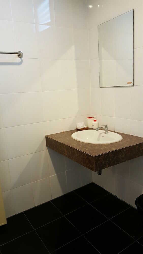 Hotel Juntima Place At Amphawa