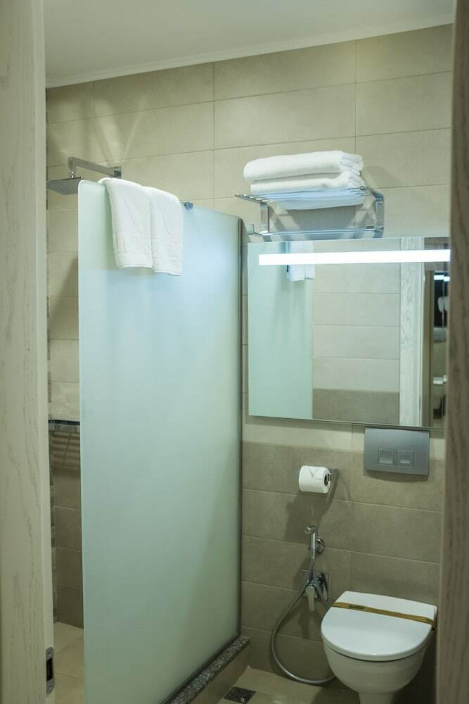 Colosseum Marina Hotel