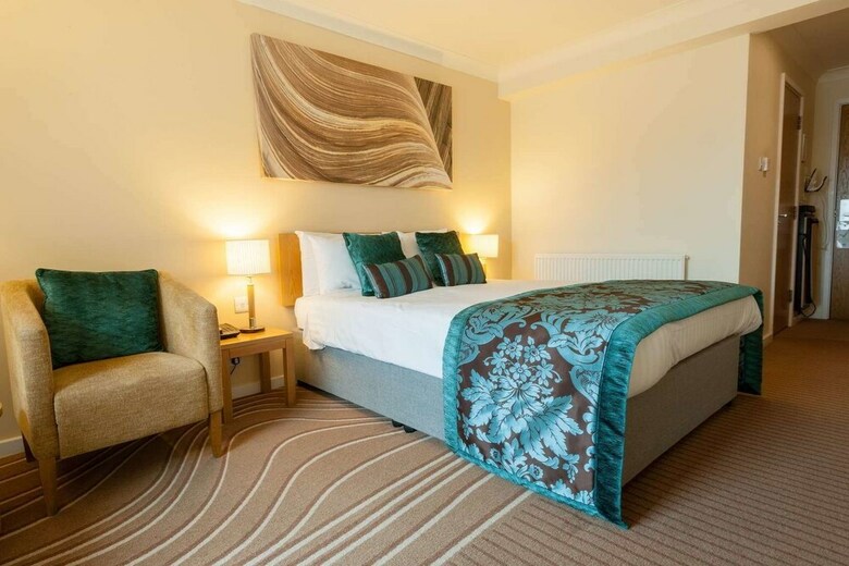 Hotel De Vere Cotswold Water Park