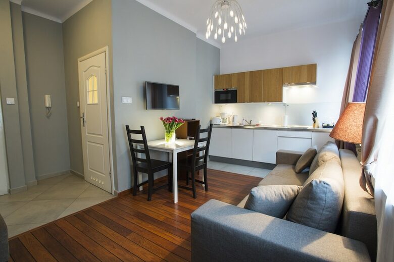 Aparthotel Royal Route Residence