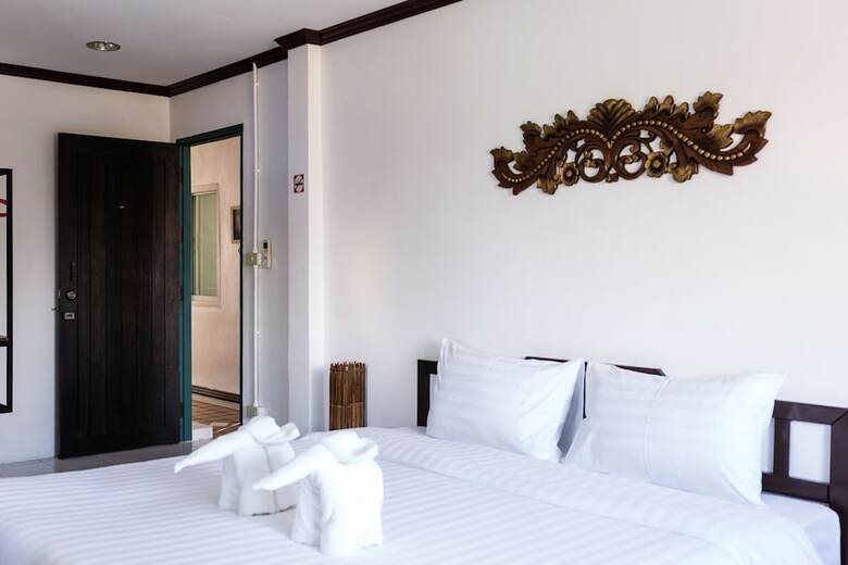 Hotel V Lodge