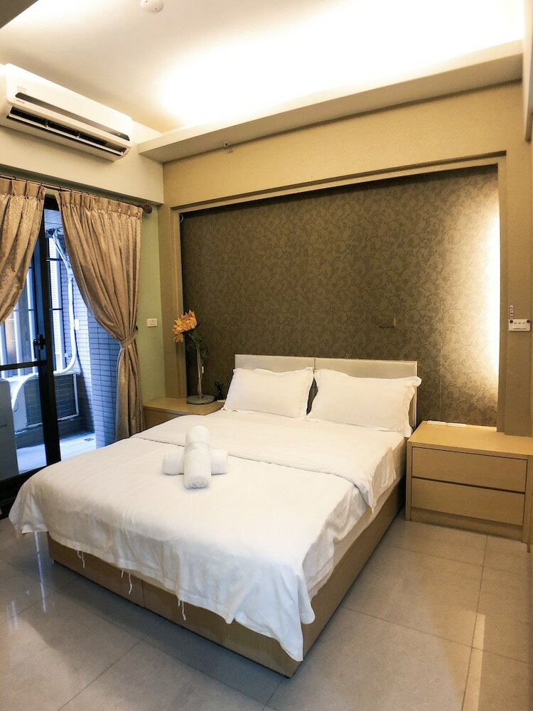 Q Square Apartment