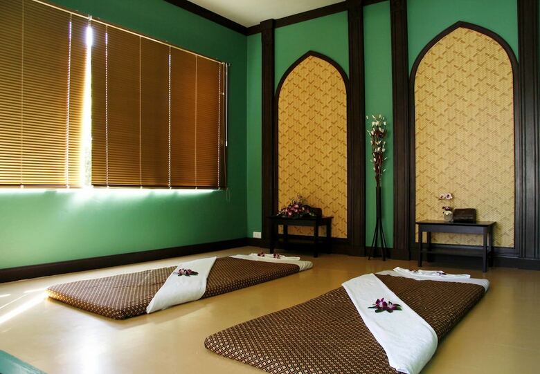 Hotel Kata Sea Breeze Resort