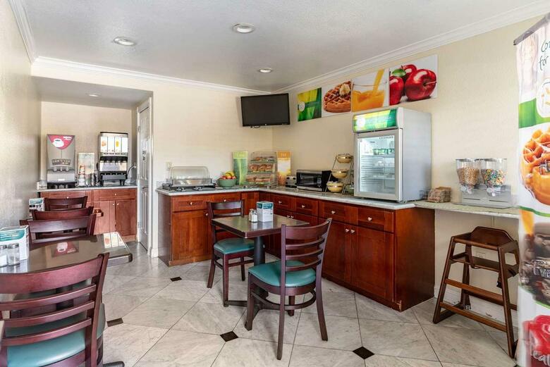 Hotel Quality Inn University