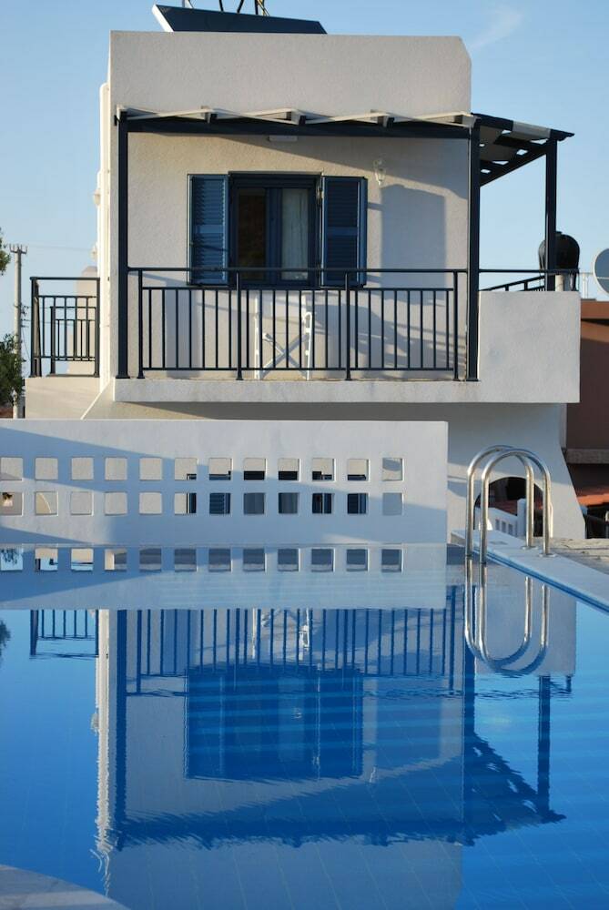 Apartamentos Okirroi Villas