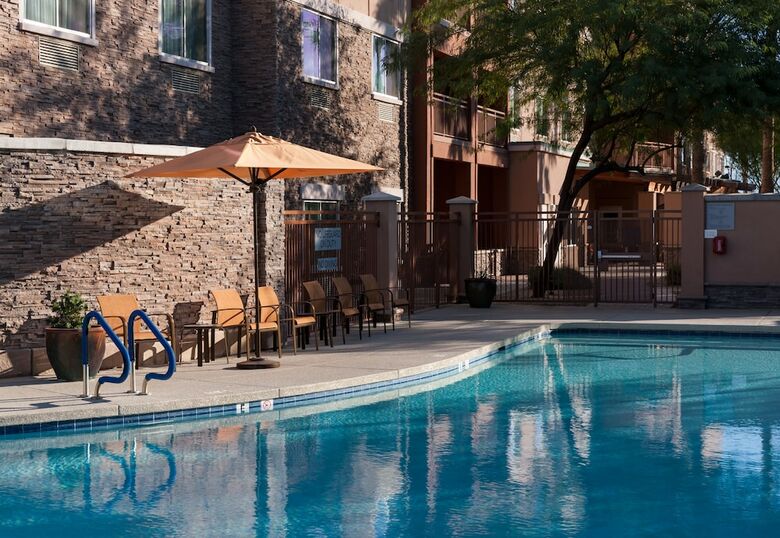 Hotel Courtyard By Marriott Phoenix West/avondale