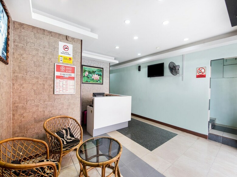 Oyo 89505 Hotel Sixty Six