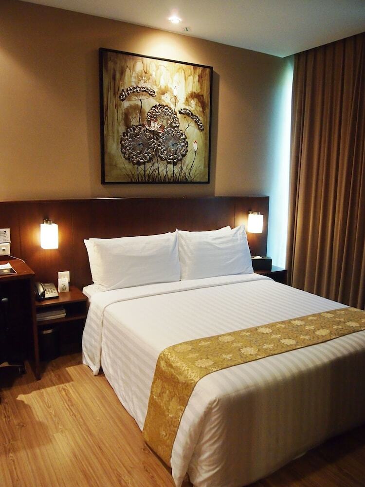 Roomz Hotel