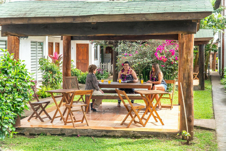 Inaki Uhi Hotel