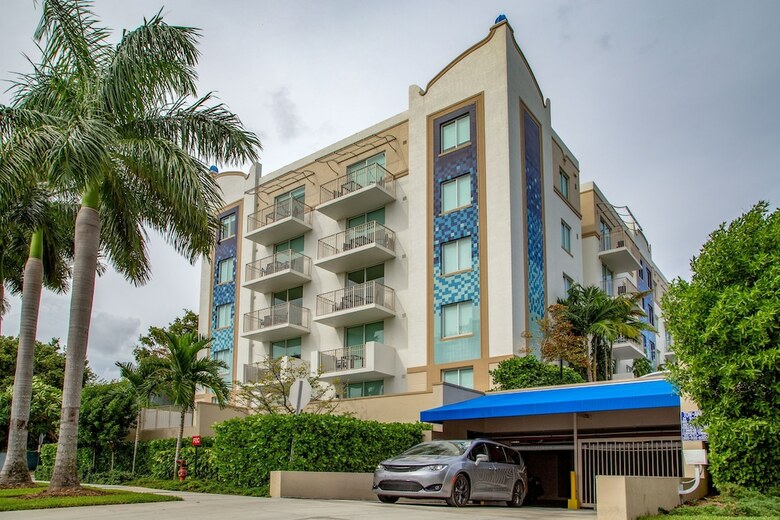 Mare Azur Design District Luxury Apartments