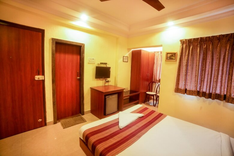 Lucky Hotel Bandra