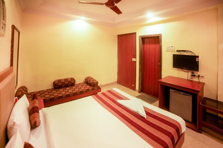 Lucky Hotel Bandra