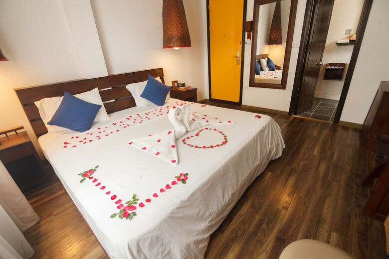 Cinnamon Cathedral Hotel