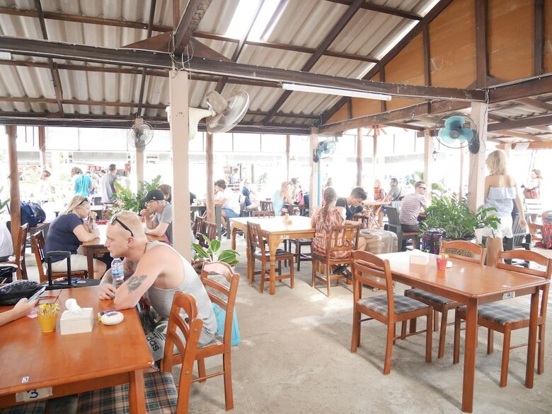 Hostal At Pier Hostel Lanta