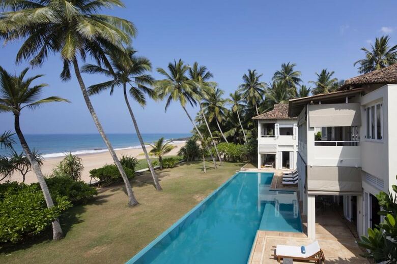 Hotel Sri Villas